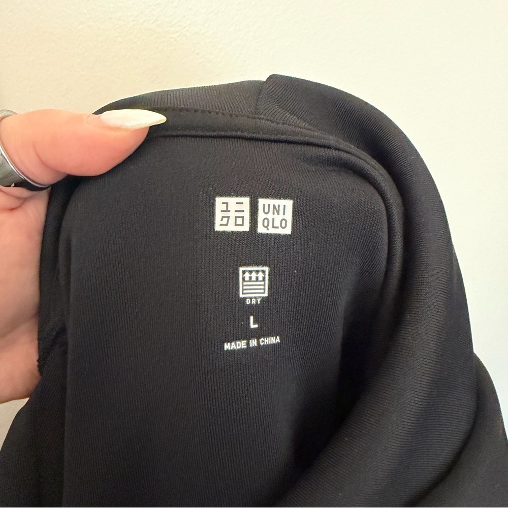 Uniqlo Lightweight Hoodie Black - Picture 4 of 5